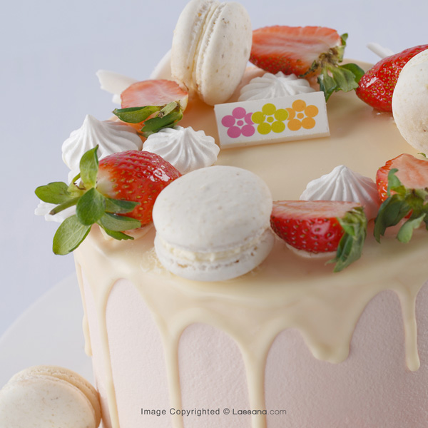 56 Winter Wedding Cakes Decorated With Berries - Weddingomania
