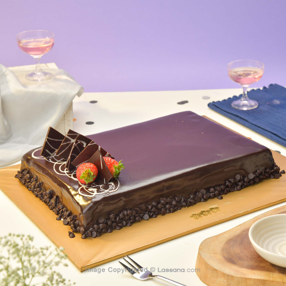 1/2 Kg Fresh Fruit Chocolate Cake | Online Gift and Flowers
