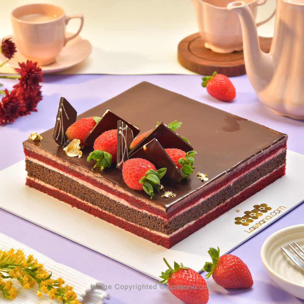 Send Buy Strawberry Cake Cakes Online Arabian Flora Online by Florista